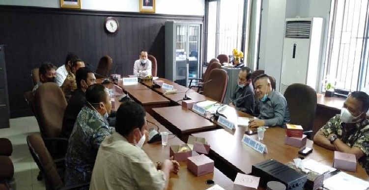 1619504520-Forletnews com-Komisi I DPRD Pekanbaru Rapat dengan Warga GTU Bahas Usulan Pemekaran Komisi I DPRD Pekanbaru Rapat dengan Warga GTU Bahas Usulan Pemekaran