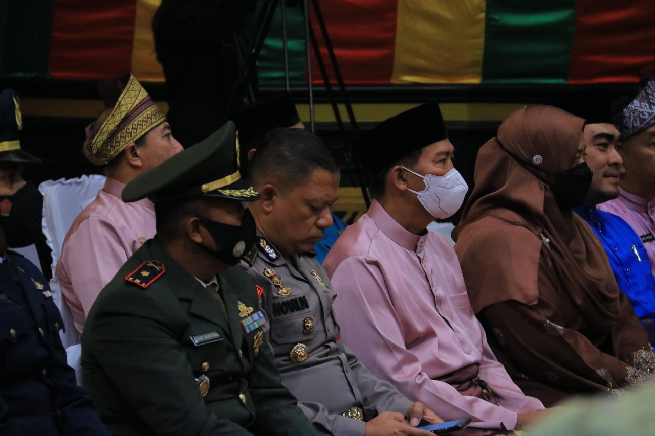 1661533145-OpiniRiau com-Mantan Wali Kota Pekanbaru Firdaus ST MT Hadiri Rapar Paripurna
