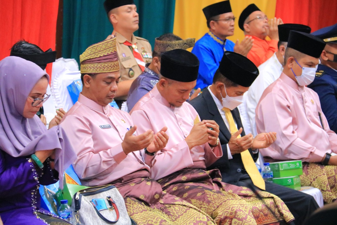 1661533155-OpiniRiau com-Pembacaan Doa saat Acara Rapat Paripurna Istimewa HUT Ke-238 Kota Pekanbaru